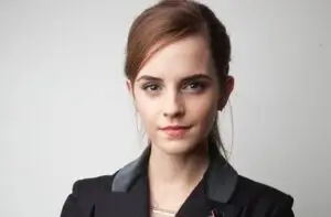 ФОТО | Кој е милијардерот кој ја освои Ема Вотсон? Актерката и Гонзало „уловени“ како се бакнуваат на аеродром