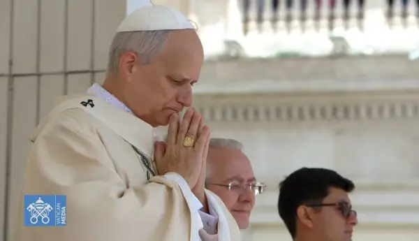 Папата Лав Четиринаесетти ги повикува светските лидери да се откажат од војната додека ескалира конфликтот на Блискиот Исток
