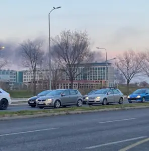 Црниот чад бил предизвикан од палење кабли кај Маџари