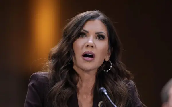 Трамп ја отпушти министерката за внатрешна безбедност Кристи Ноем