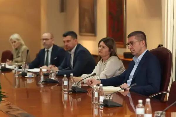 Мицкоски се сретна со преставници на нафтената индустрија: Нема простор за загриженост, состојбата е целосно под контрола