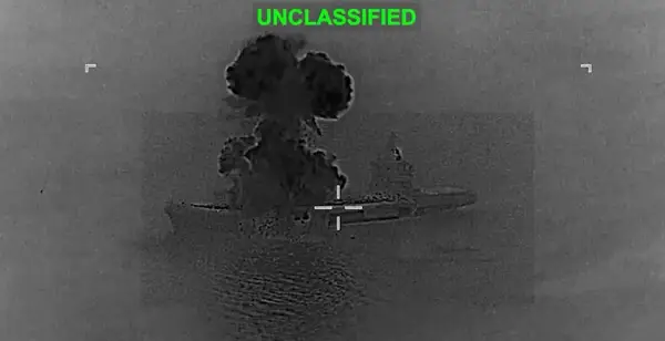 САД: Ќе ја потопиме целата иранска морнарица, вака го погодивме нивниот голем носач (ВИДЕО)
