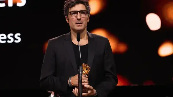 Добитникот на Златната мечка на Берлинале предупредува на можна „цензура“ на германската влада