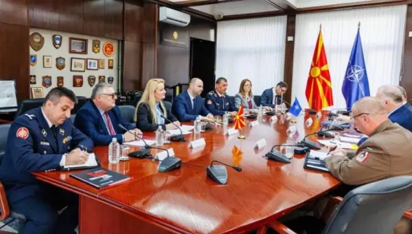 Зајакнување на одбранбените способности и НАТО-соработката договорија Мисајловски и Форд