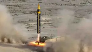 Техеран ја вади „тешката артилерија“ – во акција влегва супертешката ракета „Хорамшахр-4“