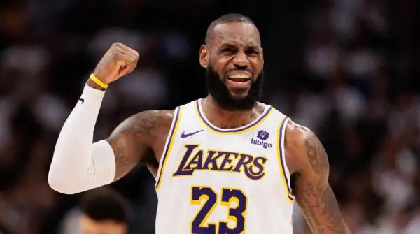 Леброн Џејмс со нов рекорд во НБА Лигата