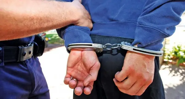 Уапсен е скопјанец кој пукаше кон сопругата, па им се закануваше на ќерките