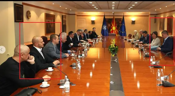 СДСМ: Една слика, илјада зборови -Пуцко Петрол од ДУИ на состанок со Мицкоски во Владата