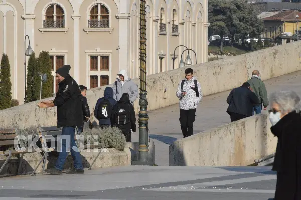 Скопје ќе го осветлува Камениот мост со современа ЛЕД-технологија