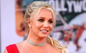 Бритни Спирс неколку дена пред апсењето ги отпуштила луѓето што се грижеле за неа