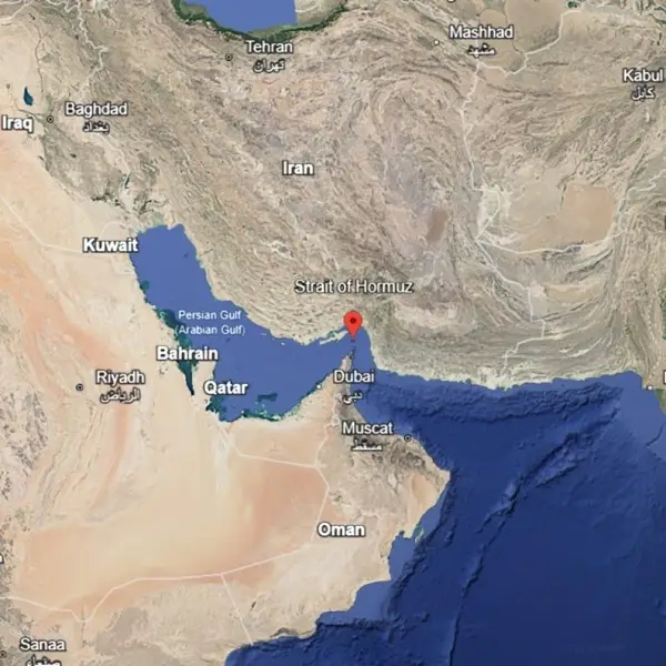 Иран негира дека целосно го блокирал Ормускиот теснец, затворен е само за американски и израелски бродови