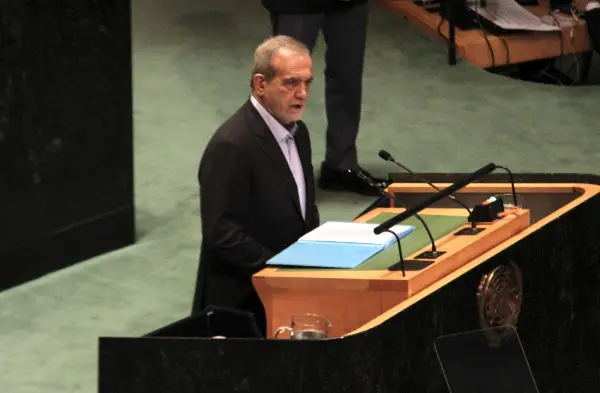 Пезешкијан: Иран никогаш нема да се предаде