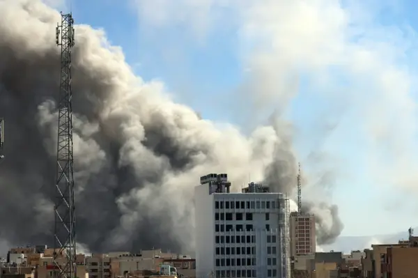 Израелската авијација го нападна Техеран, а Иран со дронови Израел и американските бази во ОАЕ и Кувајт