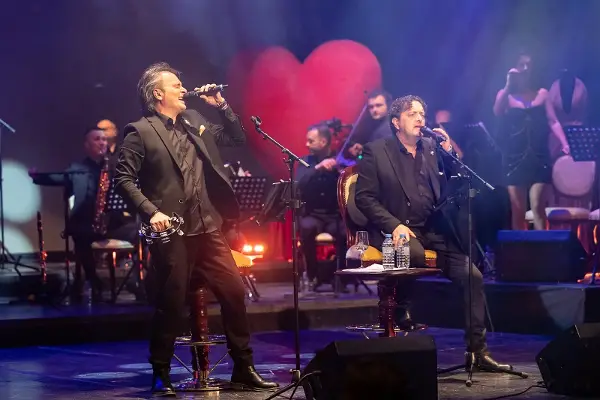 Срце и душа на сцена: Магична осмомартовска вечер со Дац и Александар во МНТ (галерија)