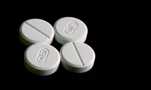 Здравствените експерти предупредуваат на опасен тренд на социјалните мрежи познат како „парацетамол-предизвик“