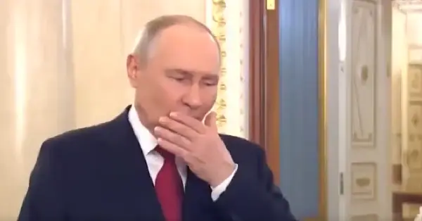 (Видео) Путин го прекина говорот поради кашлица, Кремљ се огласи по шпекулациите за неговото здравје