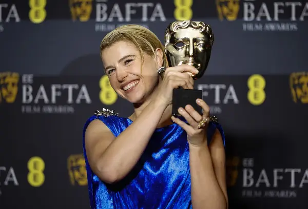 Ѕвездата од „Хамнет“: Глумата ми помогна да се справам со менталните проблеми