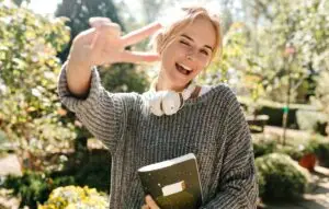 Зошто емотивно интелигентните луѓе не грешат ни кога страдаат? Три клучни практики за челичен карактер