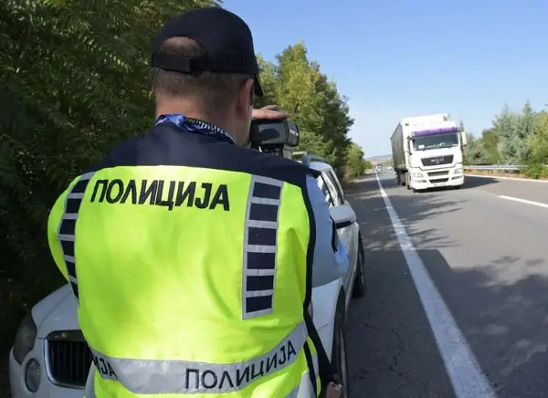 Уапсени се 151 лице за безобѕирно возење, за 10 дена направени 6.264 прекршоци 