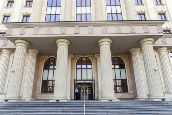 Определени мерки на претпазливост на професорот пријавен за сексуално вознемирување ученичка