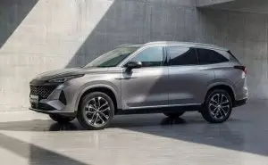 MG лансира голем SUV со седум седишта