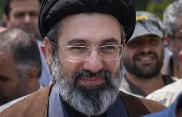 Дејли Меил: Моџтаба Хамнеи е во кома, ногата му е ампутирана