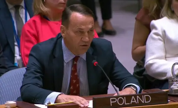 Шикорски: Полска нема да им даде на САД бази за напади врз Иран, ниту ќе испрати војници