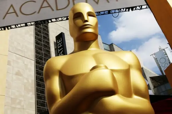 Силни мерки за безбедност пред „Оскарите“- ФБИ предупредува на опасност од ирански дронови