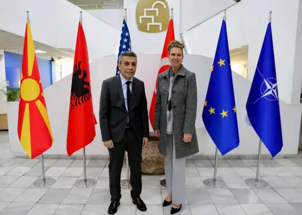 Меџити ја пречека в.д. амбасадорката на САД, Никол Варнс