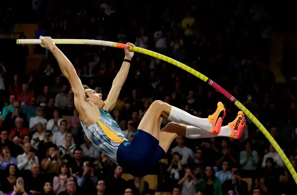 Дуплантис постави нов светски рекорд во скок со стап