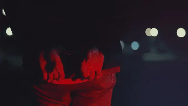 СИН ГО НАТЕПАЛ ТАТКОТО, ПА МУ ГО ЗАПАЛИЛ АВТОМОБИЛОТ Драма во Кисела Вода, насилникот е уапсен