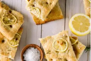 Рецепт за пита од компири со сирење и зачини