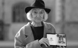 Почина британската актерка Џејн Лапотер, позната по улогите во „Круната“ и „Даунтонска опатија“