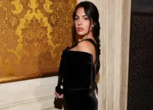 ФОТО | Ќе се шокирате кога ќе видите какви чевли носи Георгина Родригез, а целиот стајлинг чини илјадници евра!