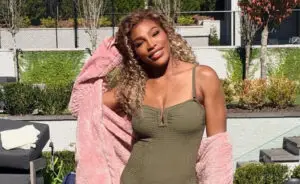 ФОТО | Серена Вилијамс се соблече во костим за капење и порача: „Не сум совршена, но сум совршено јас“