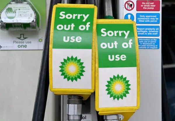 Цените на нафтата скокнаа за уште два отсто поради продолжување на блокадата на Ормускиот Теснец