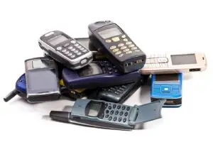 ВИДЕО | Стари мобилни телефони што денес вредат богатство – еве кои модели се најбарани