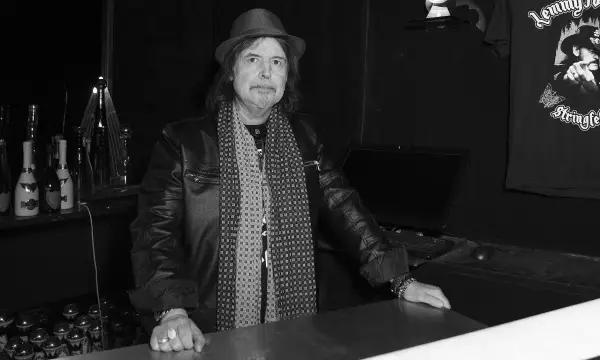 Почина гитаристот на Моторхед, Фил Кемпбел, автор на рифови што го дефинираат металот