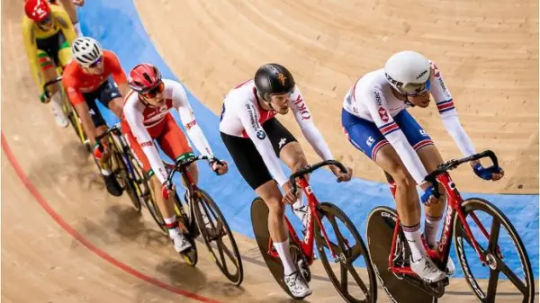 Велосипедска тура во сеќавање на жртвите и за поддршка на повредените во „Пулс“