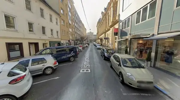 Хрват избодел двајца Авганистанци во Линц, едниот починал