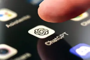 ChatGPT вели дека веќе не е толку „кринџ“