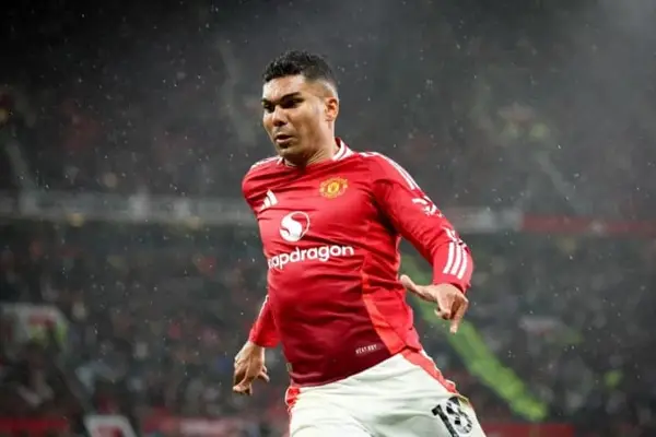 Манчестер јунајтед ѝ го нанесе третиот последователен пораз на Астон вила