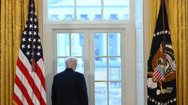 Иран му одговори на Трамп: Ако ни е уништена морнарицата, слободно влезете во Ормускиот Теснец