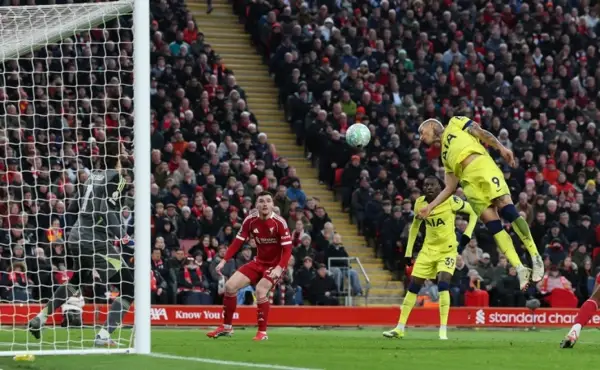 Ливерпул испушти победа над Тотенхем во 90. минута.