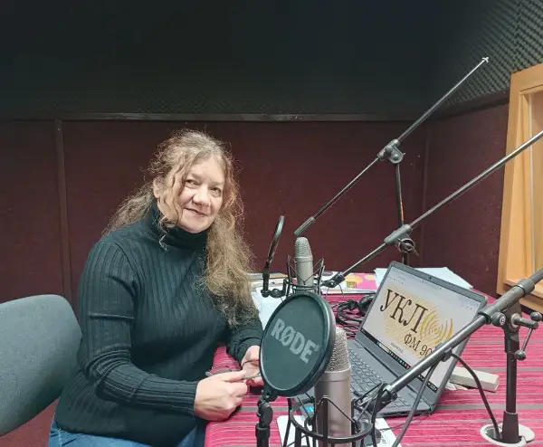 Соња Тантарова-Груевска, главен уредник на УКЛО-ФМ: „130.000 часа програма и над 150 студенти со авторска емисија досега - магијата на радиото ги понесува“