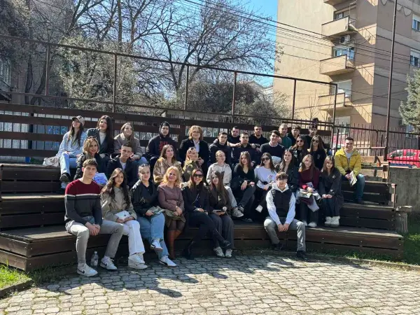 „Суперучилиште“: Ученици од Црна Гора во посета на кумановската Гимназија (ФОТО)