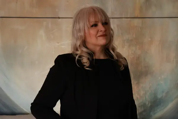 Во Чифте амам се отвора „А“: изложба на Олгица Антовска инспирирана од водата и светлината