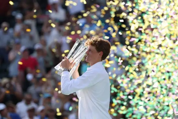 Синер го освоои трофејот во Индијан Велс