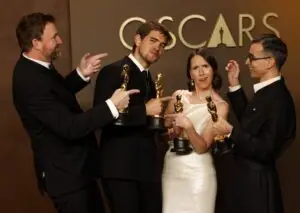 ВИДЕО | Невообичаена ситуација на Оскарите – прогласен нерешен резултат во една од категориите  за првпат по 14 години