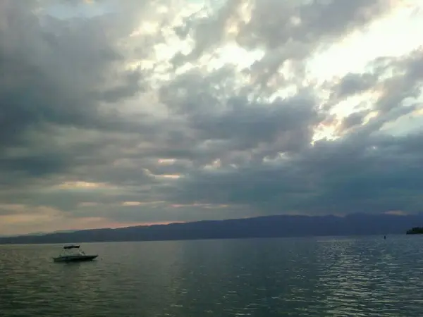 Следните денови врнежи од дожд и посвежо